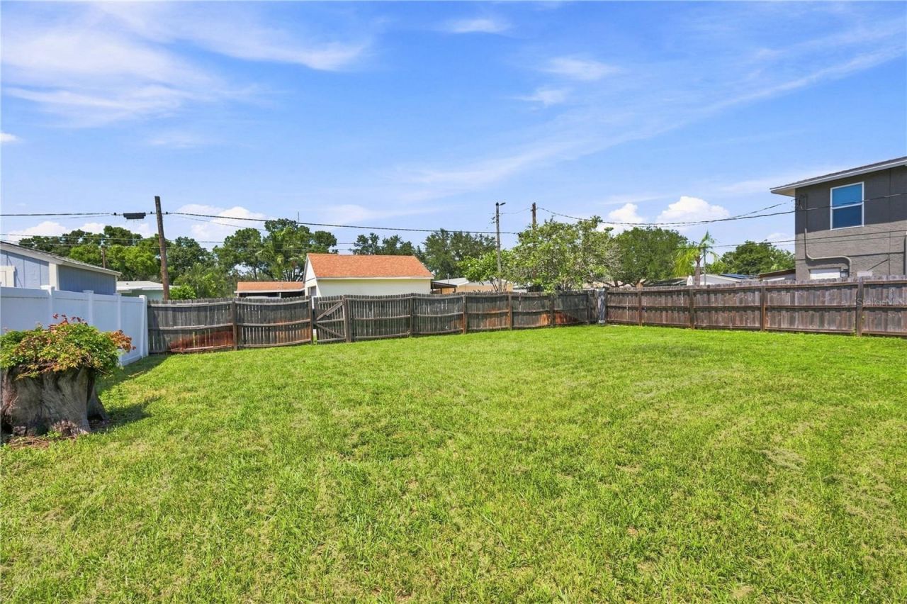 933 41st Avenue Ne, Saint Petersburg, FL 33703 Photo