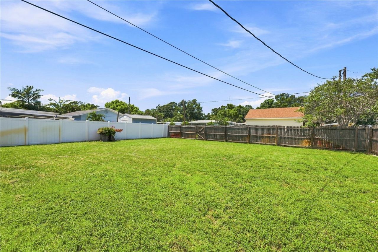 933 41st Avenue Ne, Saint Petersburg, FL 33703 Photo