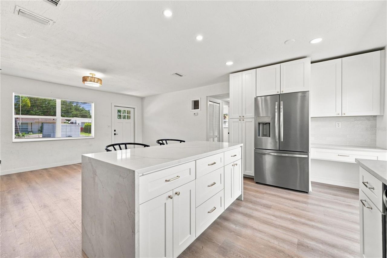 933 41st Avenue Ne, Saint Petersburg, FL 33703 Photo