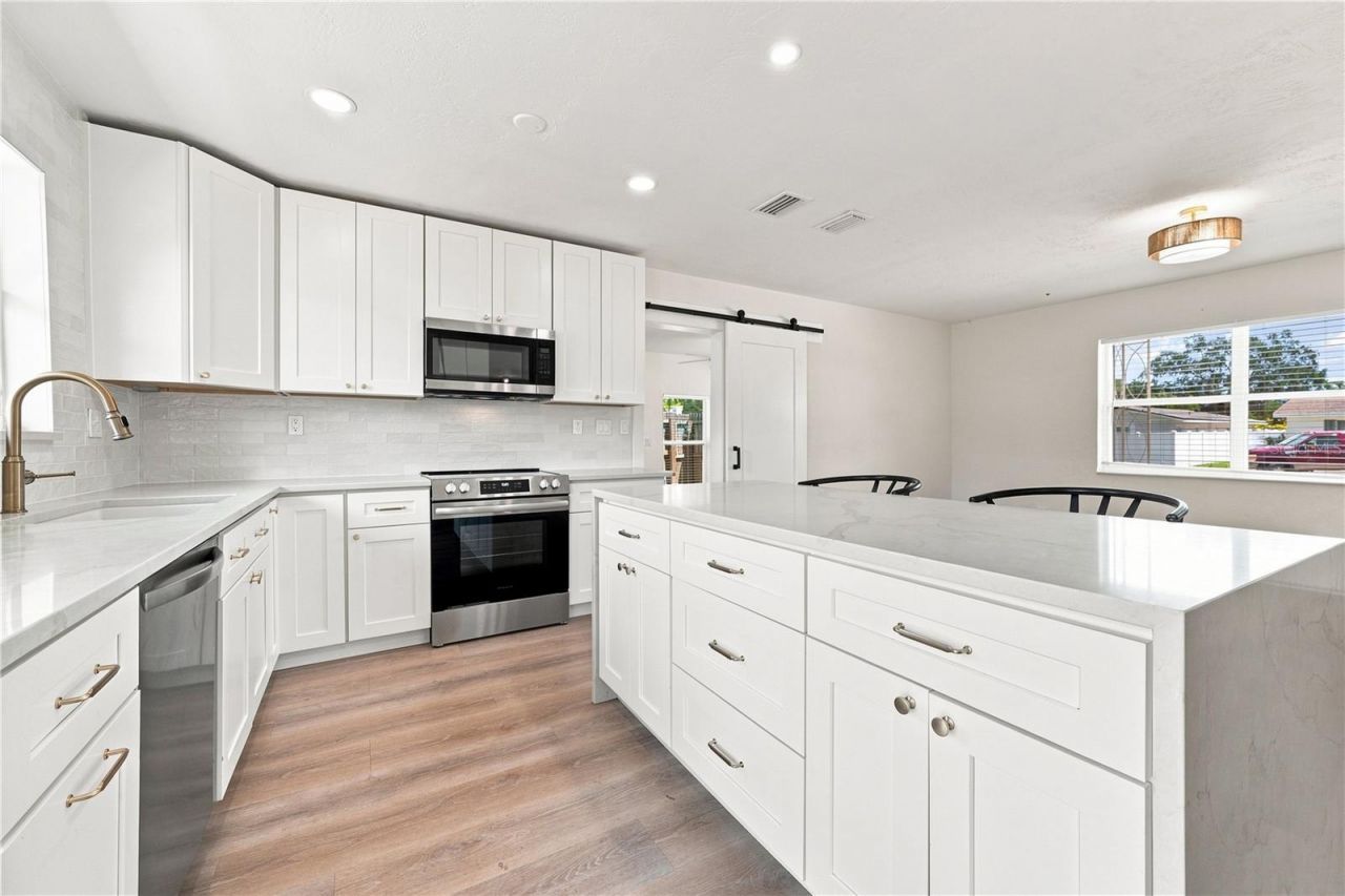 933 41st Avenue Ne, Saint Petersburg, FL 33703 Photo