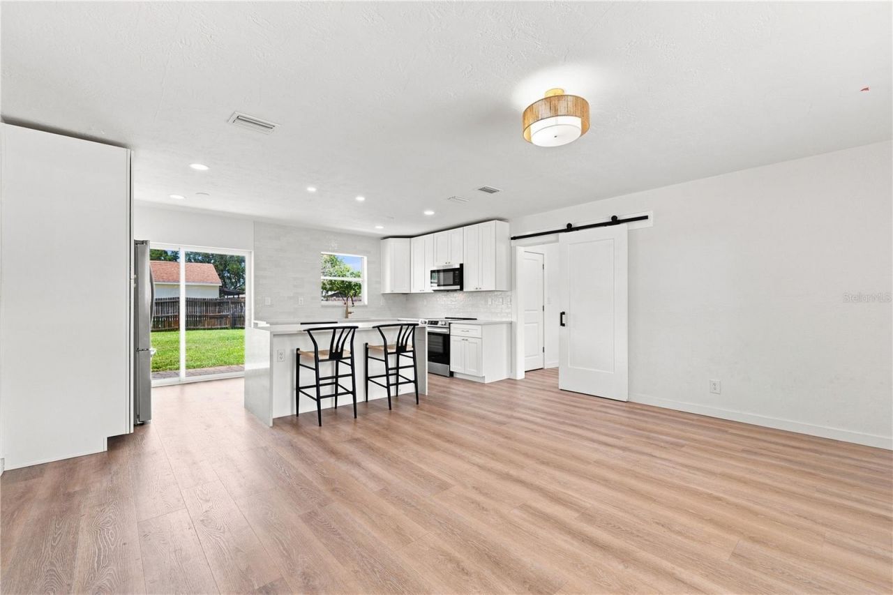 933 41st Avenue Ne, Saint Petersburg, FL 33703 Photo