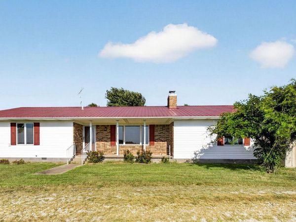 4802 S Highway 2 , Welch, OK 74369