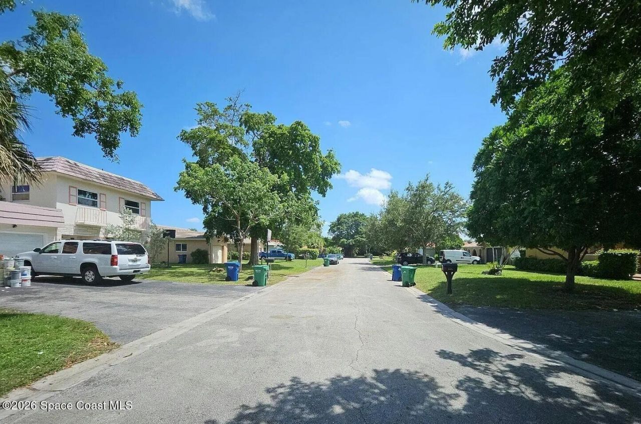 3933 NW 81st Terrace , Coral Springs, FL 33067 Photo