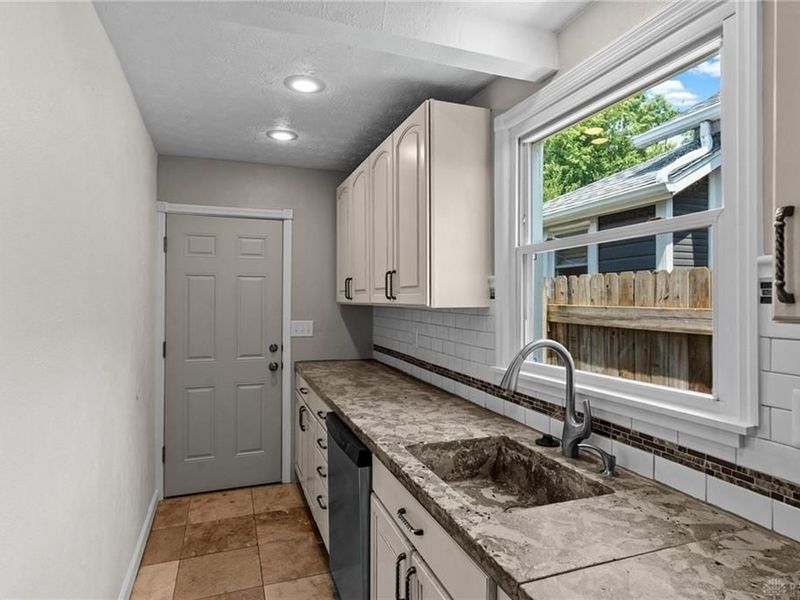 219 Adams Street, Dayton, OH 45410 Photo 12