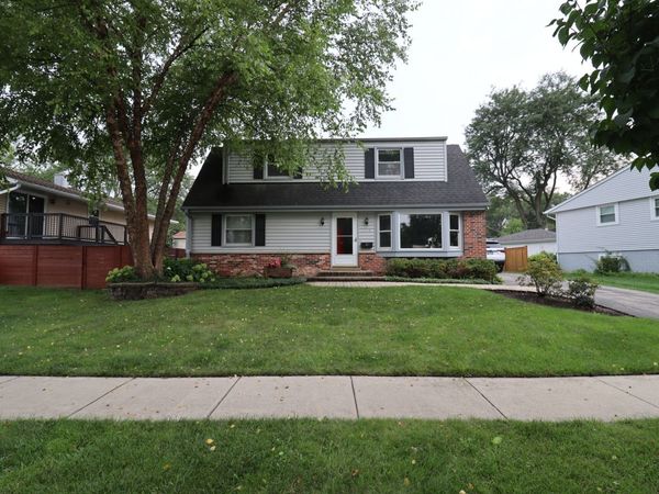 348 Cherrywood Road , Buffalo Grove, IL 60089