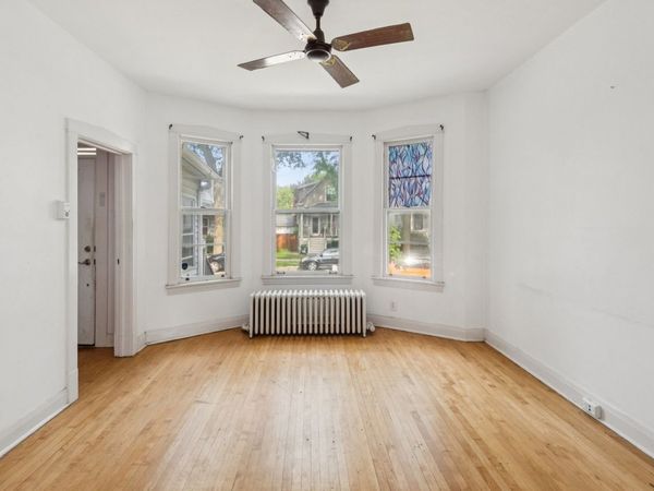 4150 N Kilbourn Avenue, Chicago, IL 60641