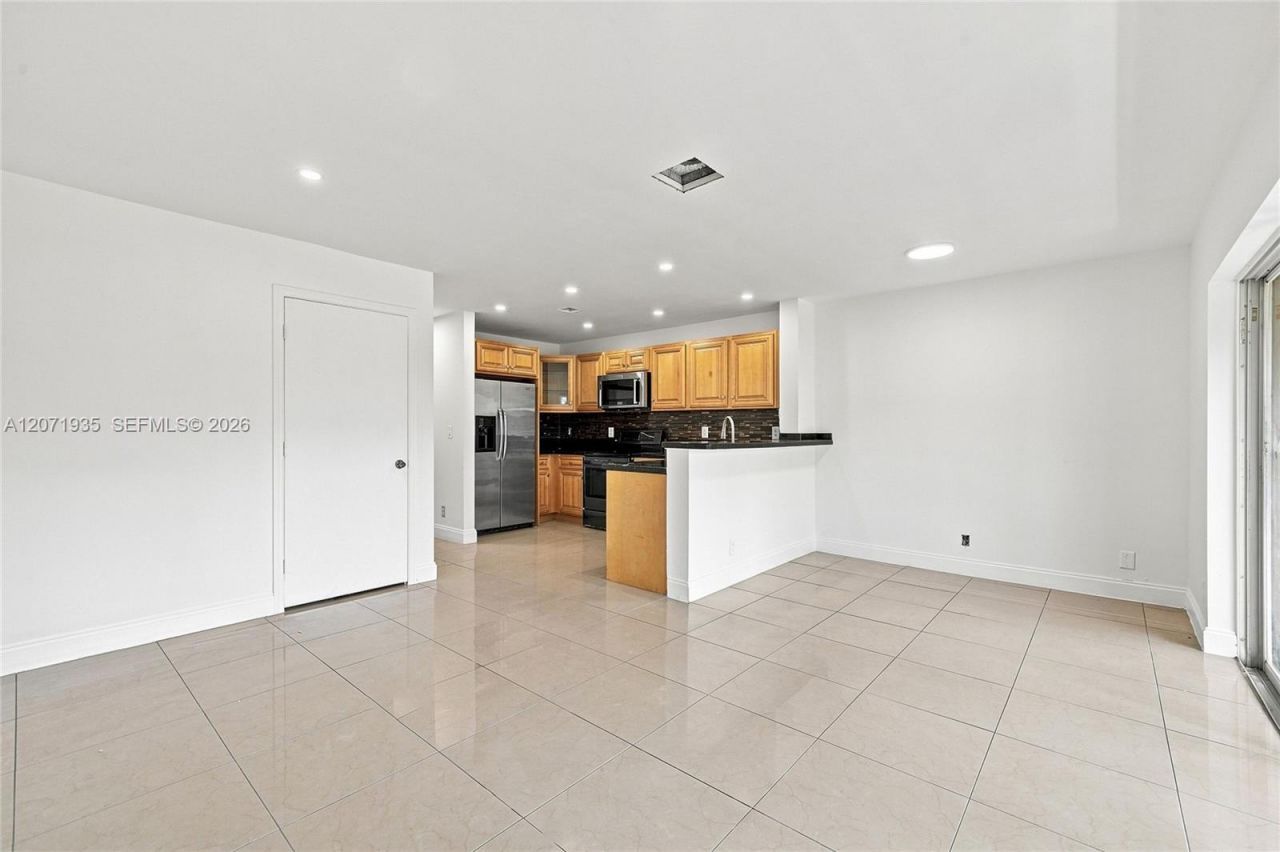 10140 Royal Palm Blvd, Unit 402-B, Coral Springs, FL 33065 Photo