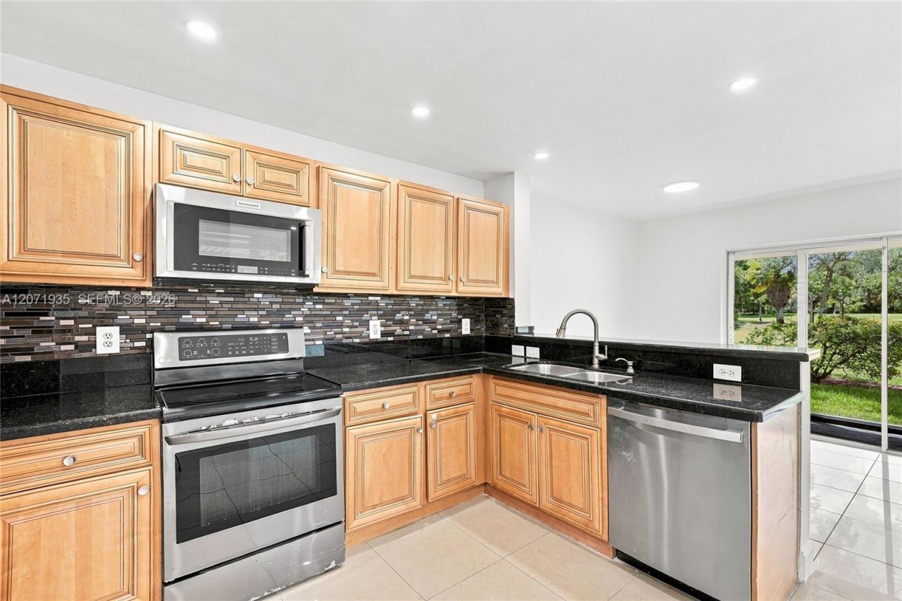 10140 Royal Palm Blvd, Unit 402-B, Coral Springs, FL 33065 Photo