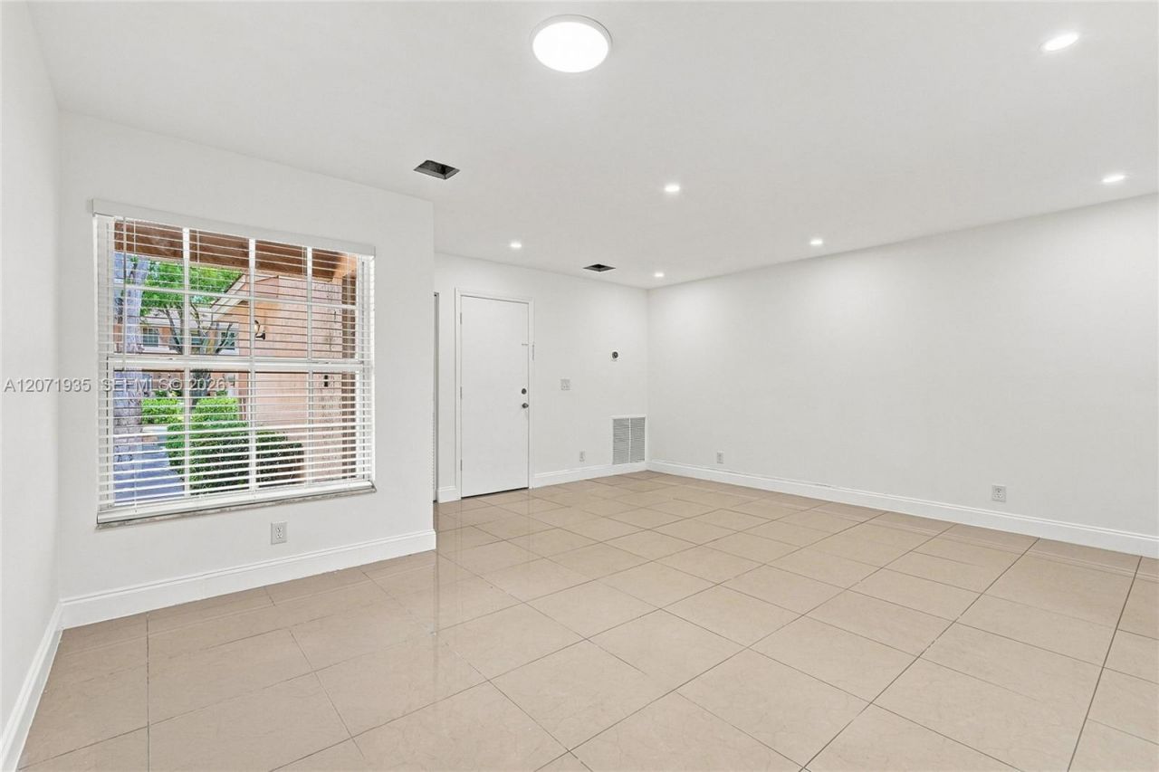 10140 Royal Palm Blvd, Unit 402-B, Coral Springs, FL 33065 Photo