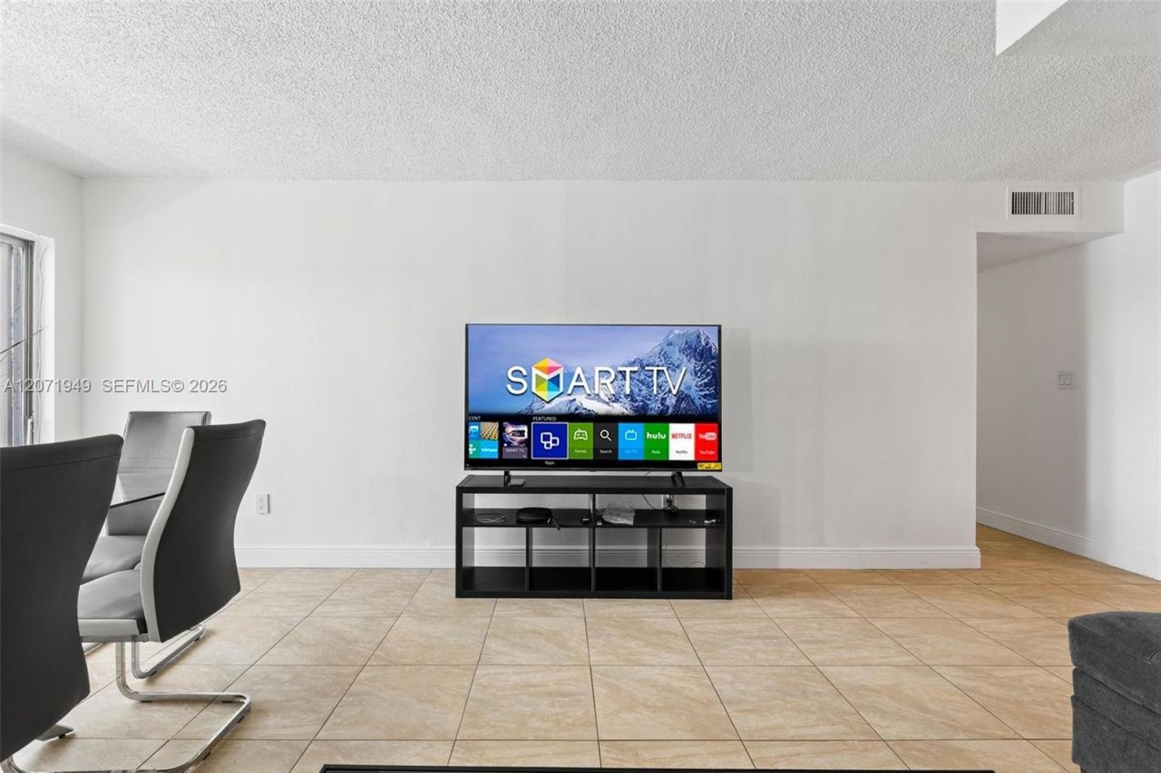 Please Call For Address, Unit L314, Miami, FL 33172 Photo