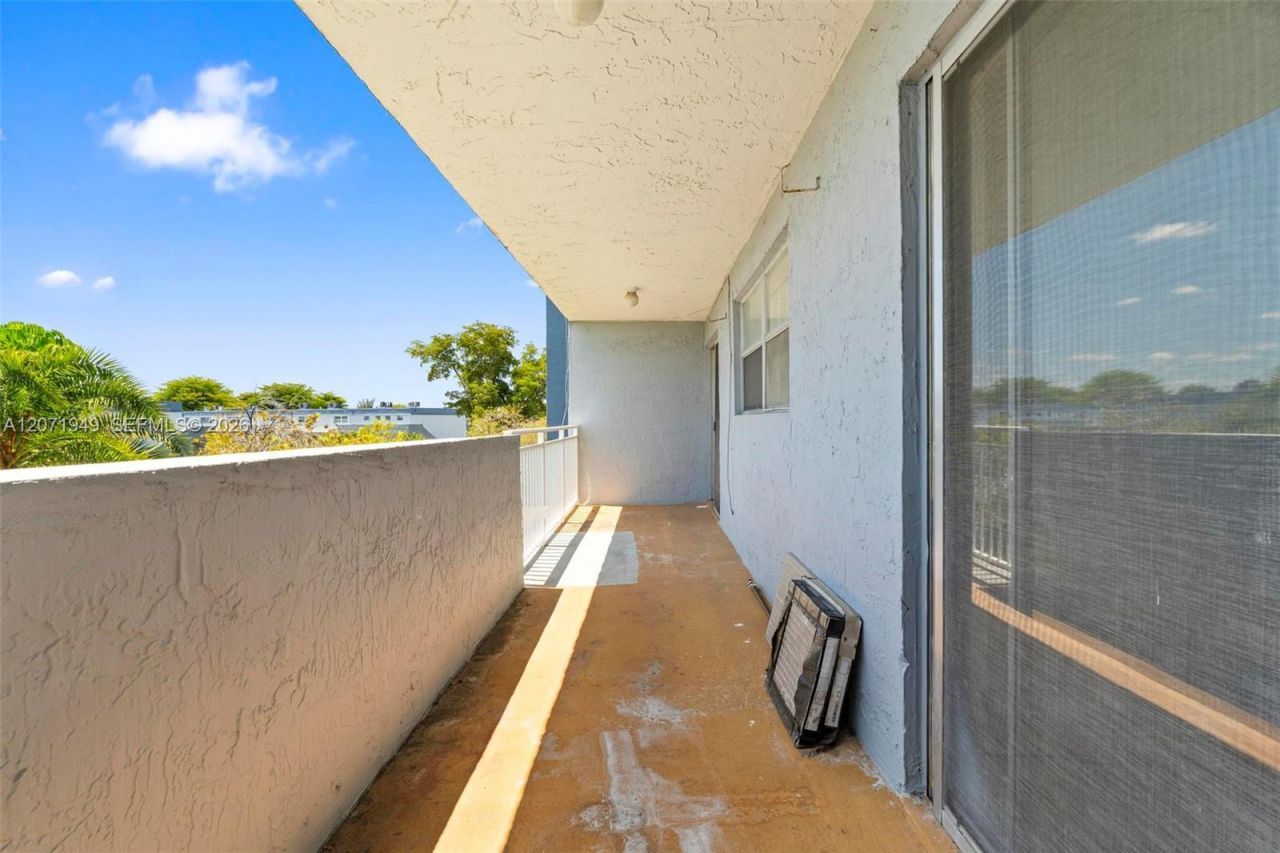Please Call For Address, Unit L314, Miami, FL 33172 Photo