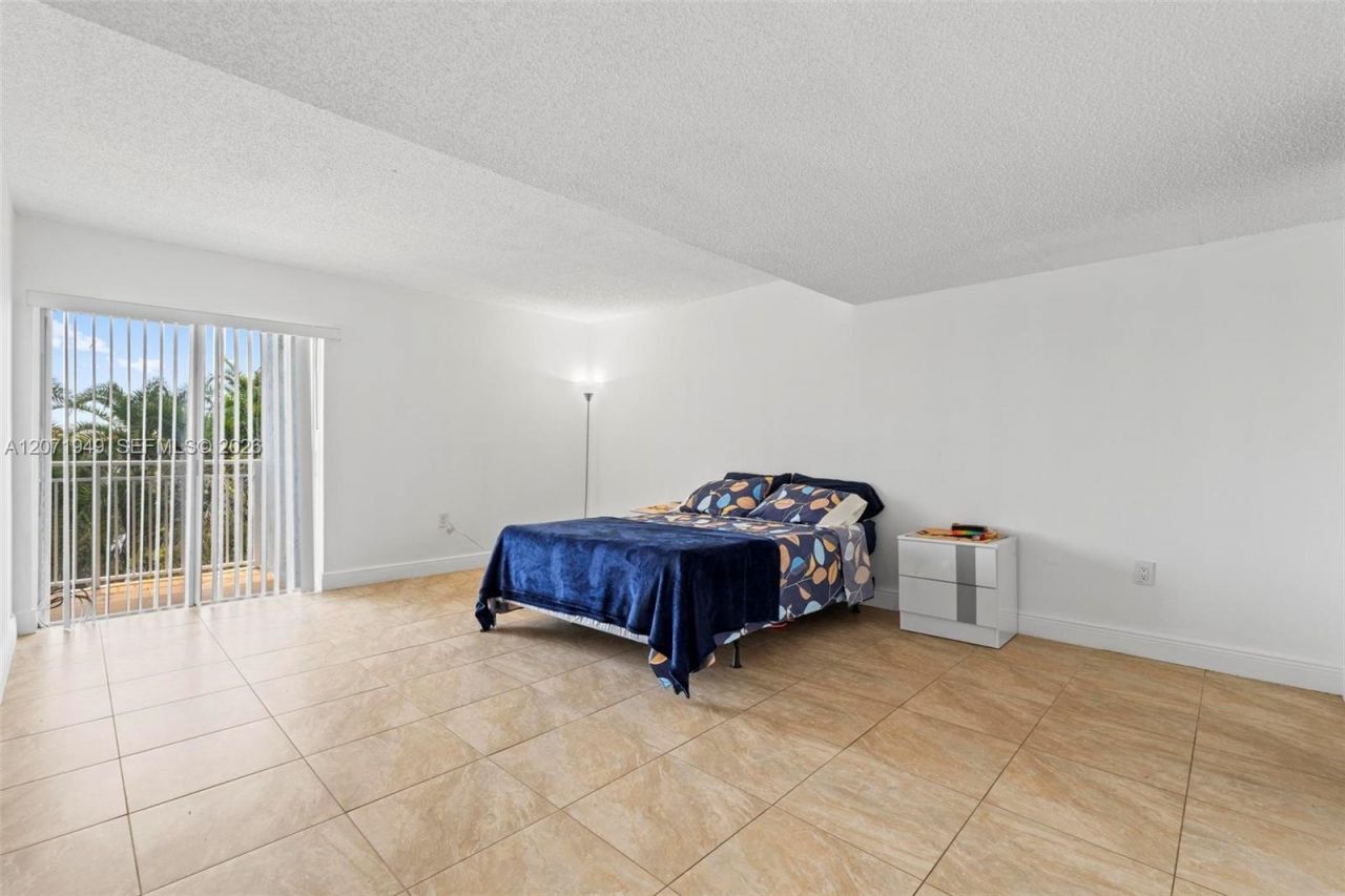 Please Call For Address, Unit L314, Miami, FL 33172 Photo