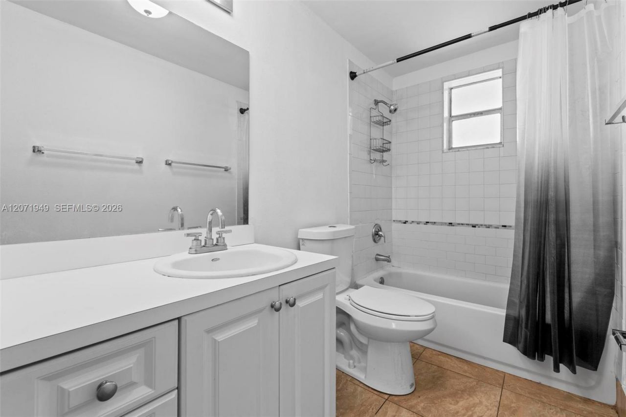 Please Call For Address, Unit L314, Miami, FL 33172 Photo