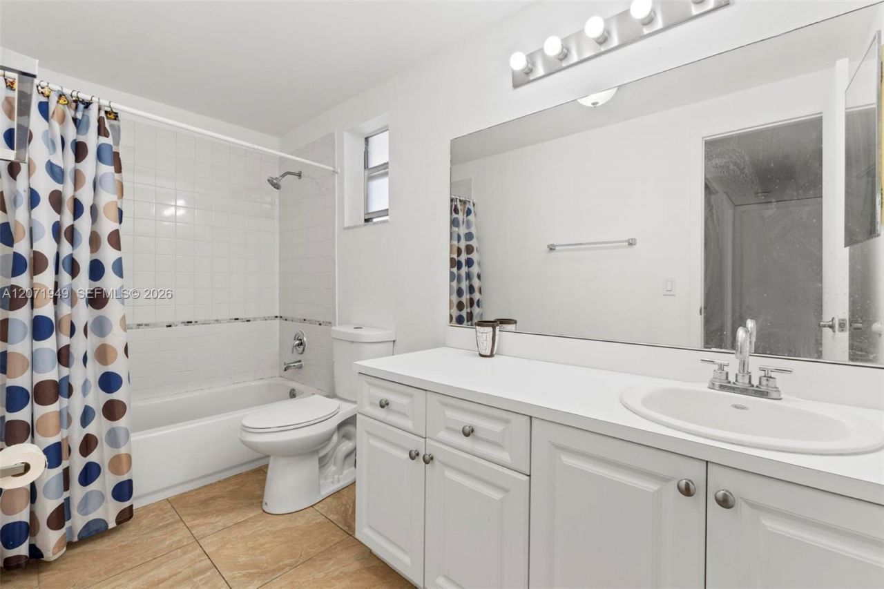 Please Call For Address, Unit L314, Miami, FL 33172 Photo