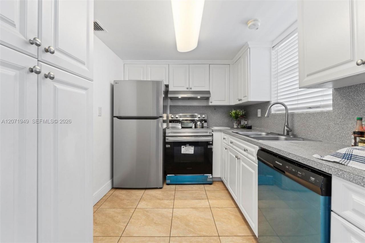 Please Call For Address, Unit L314, Miami, FL 33172 Photo