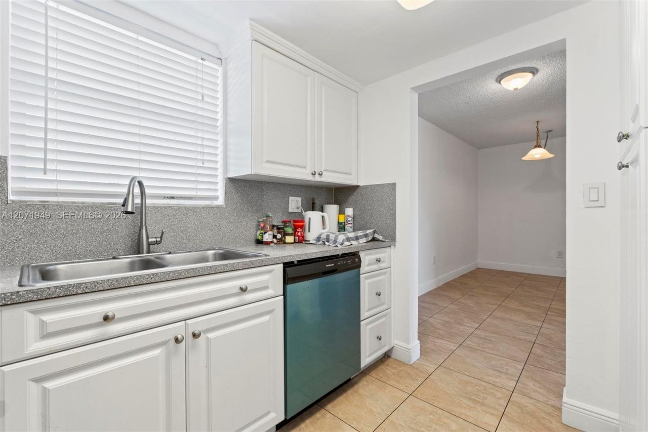 Please Call For Address, Unit L314, Miami, FL 33172 Photo