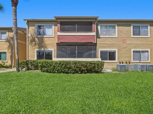 648 KENWICK CIRCLE , Unit 102, CASSELBERRY, FL 32707