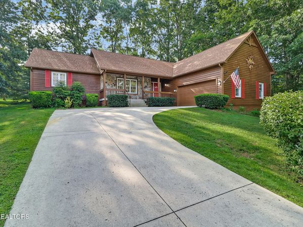 25 Amesbury Court, Crossville, TN 38558