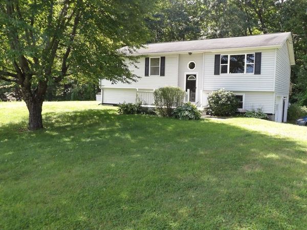 152 Manville St, Unit 1, Leicester, MA 01542