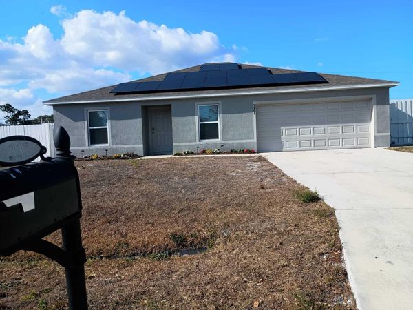 337 SE STARFISH Avenue, Port St. Lucie, FL 34983