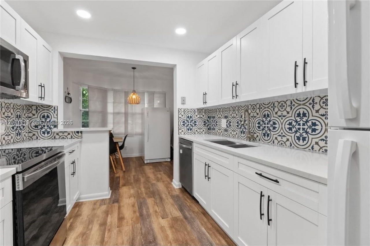 12750 SW 4th Ct , Unit 105J, Pembroke Pines, FL 33027 Photo