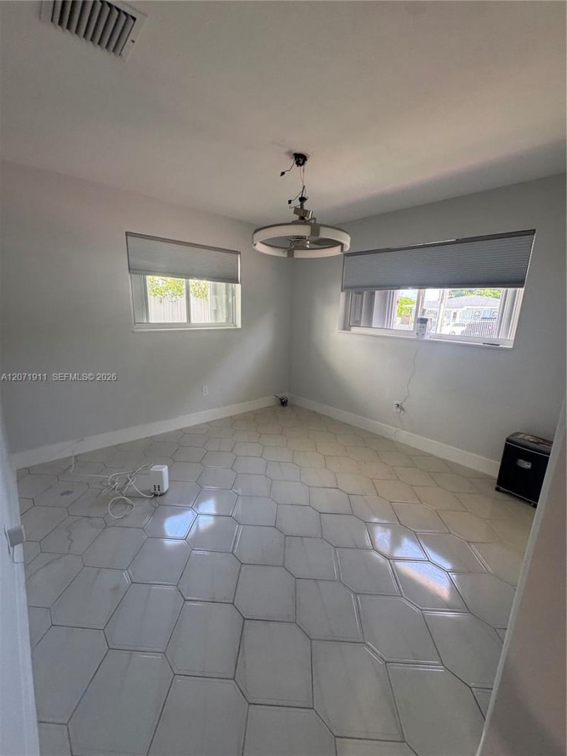 3160 NW 3rd St , Miami, FL 33125 Photo