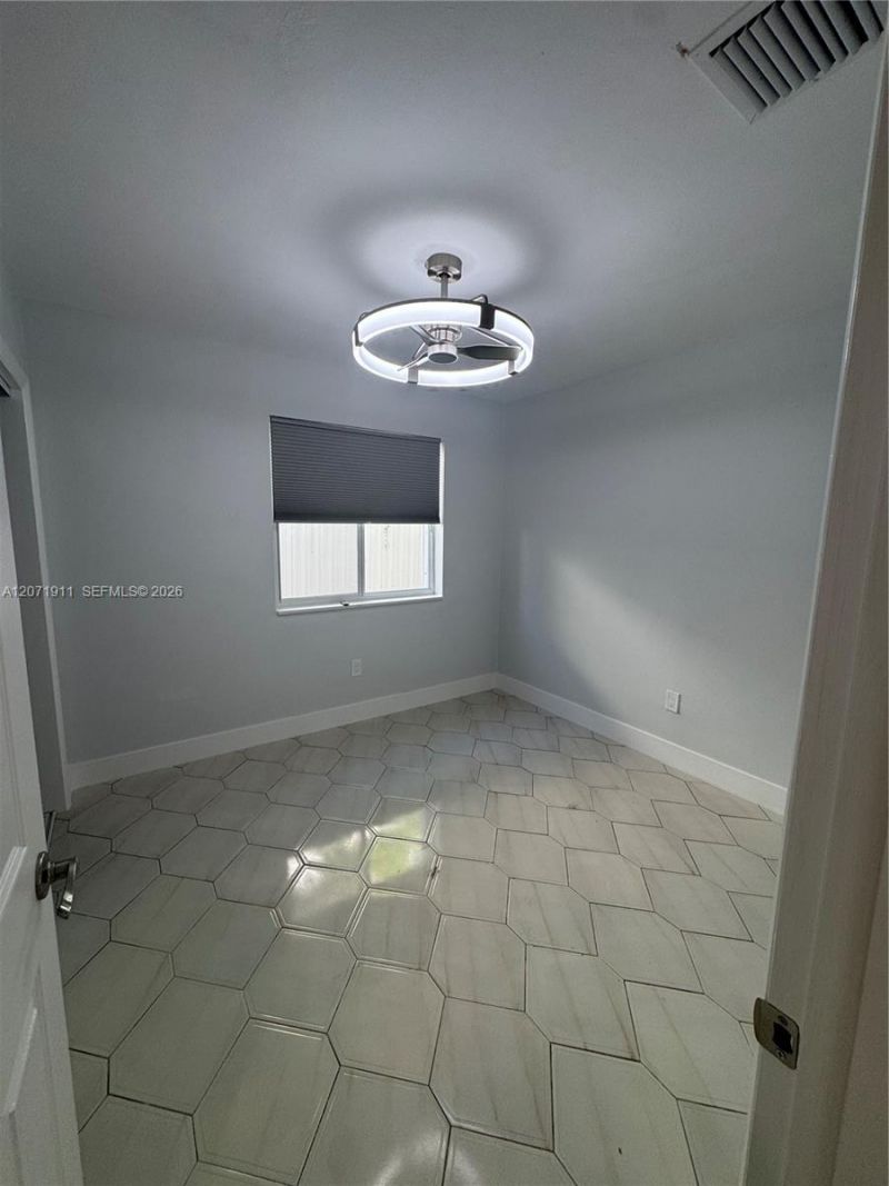 3160 NW 3rd St , Miami, FL 33125 Photo