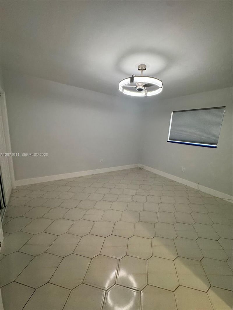 3160 NW 3rd St , Miami, FL 33125 Photo