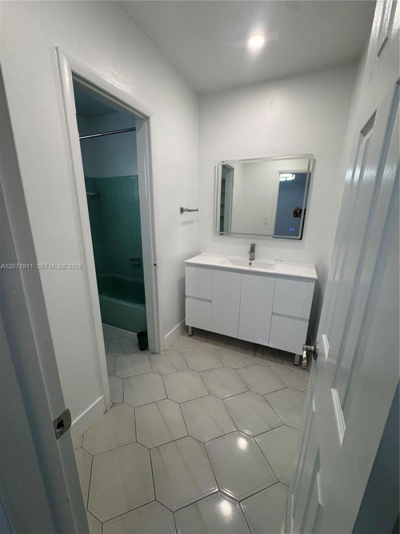 3160 NW 3rd St , Miami, FL 33125 Photo