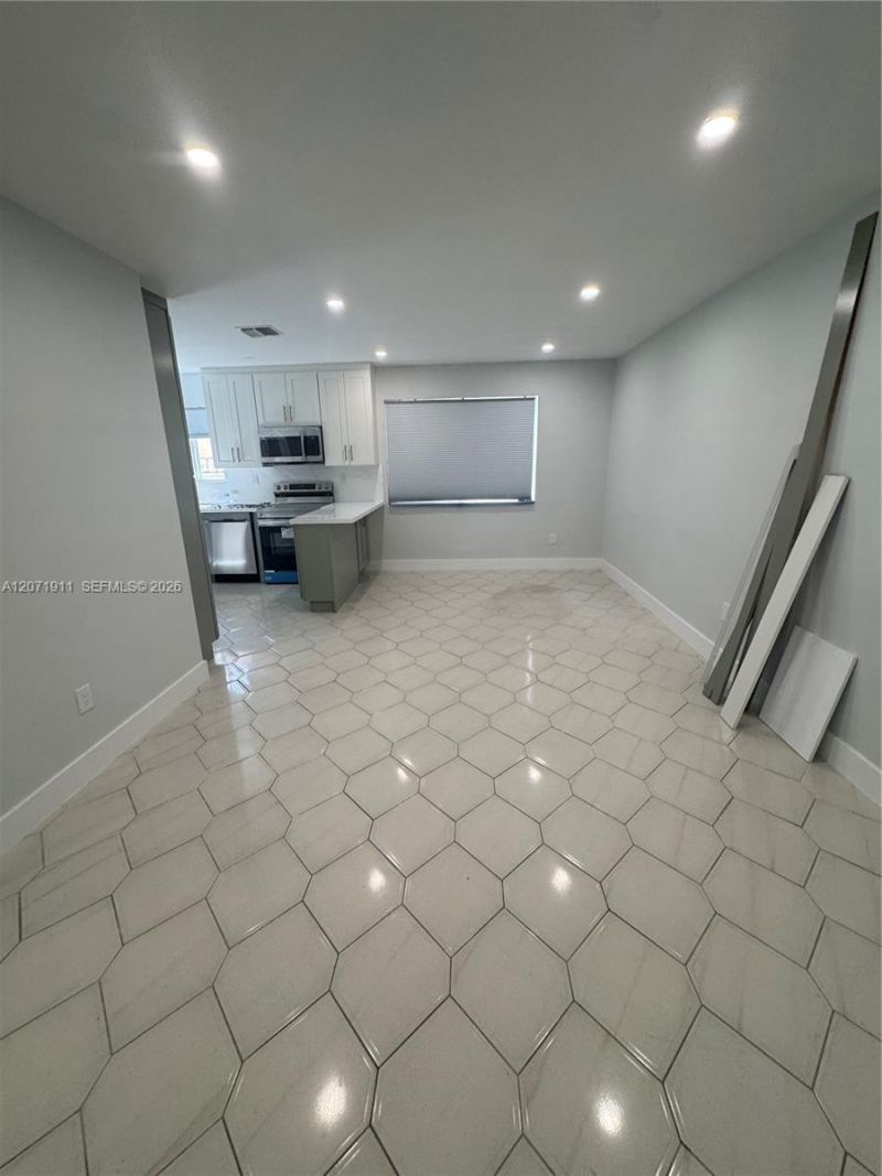 3160 NW 3rd St , Miami, FL 33125 Photo