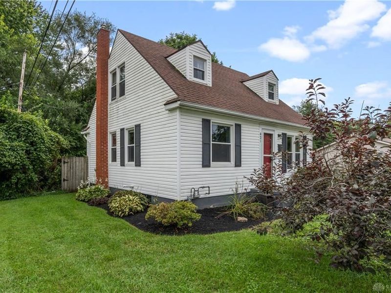421 N Monroe Drive, Xenia, OH 45385 Photo 2