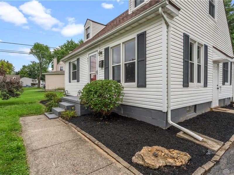 421 N Monroe Drive, Xenia, OH 45385 Photo 5