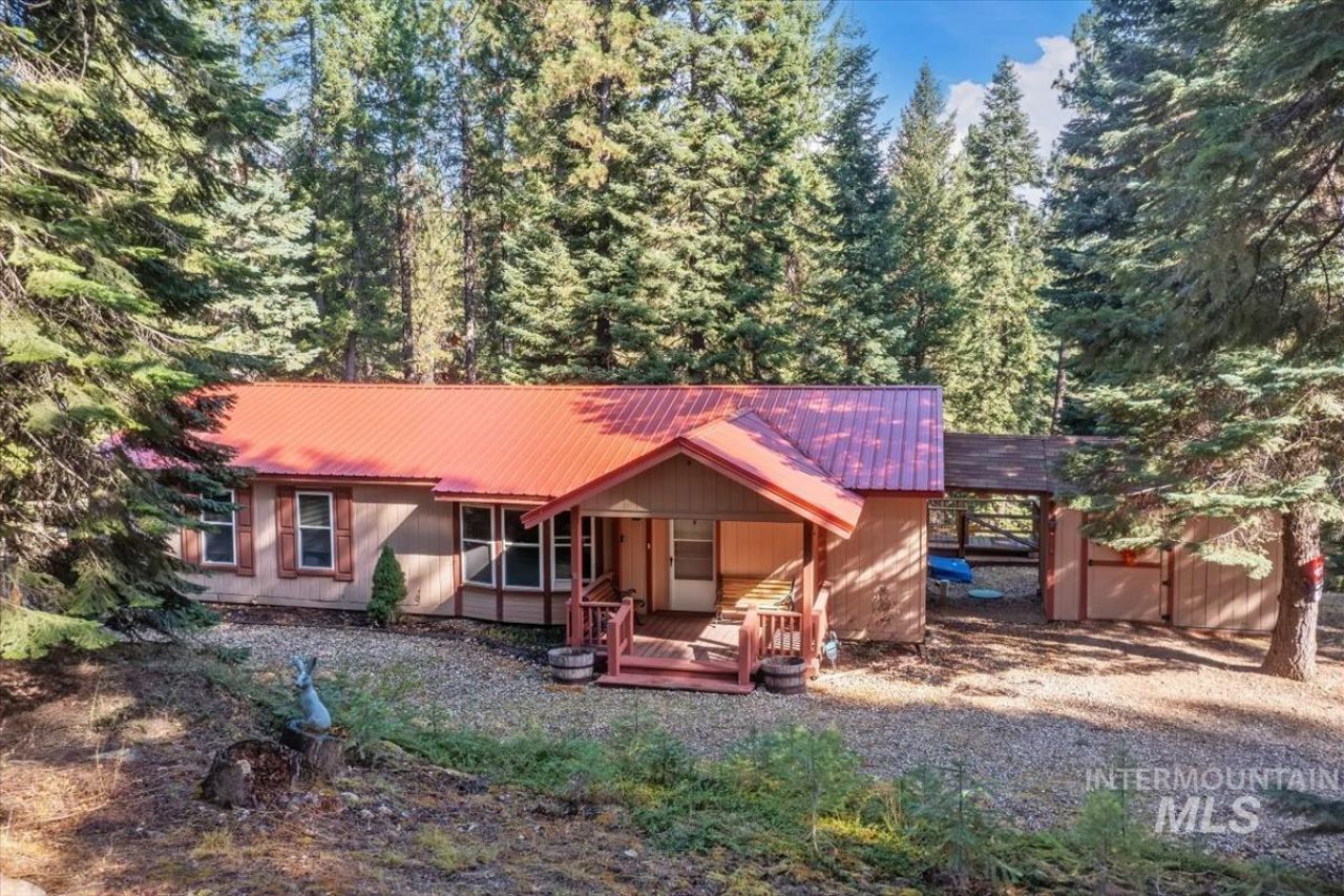 2 Snowbird Ln, Garden Valley, ID 83622 Main Photo