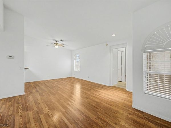 1800 Edmond Street , Unit 210, Las Vegas, NV 89146
