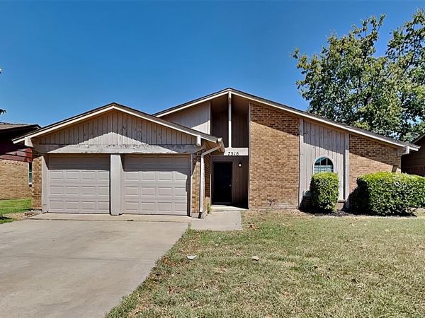 7316 Echo Hill Drive, Watauga, TX 76148