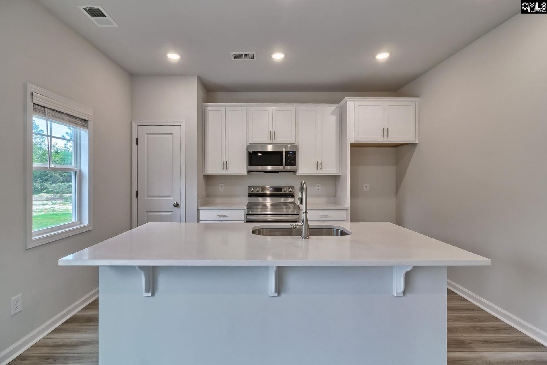 650 Silica Court Photo 9