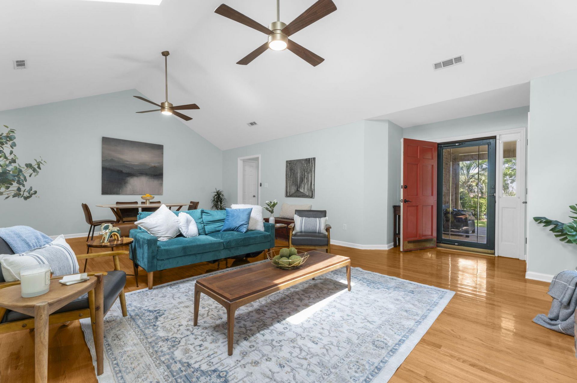 906 Travers Drive Photo 10