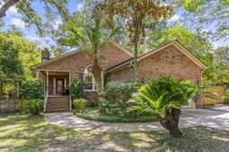 906 Travers Drive photo 4