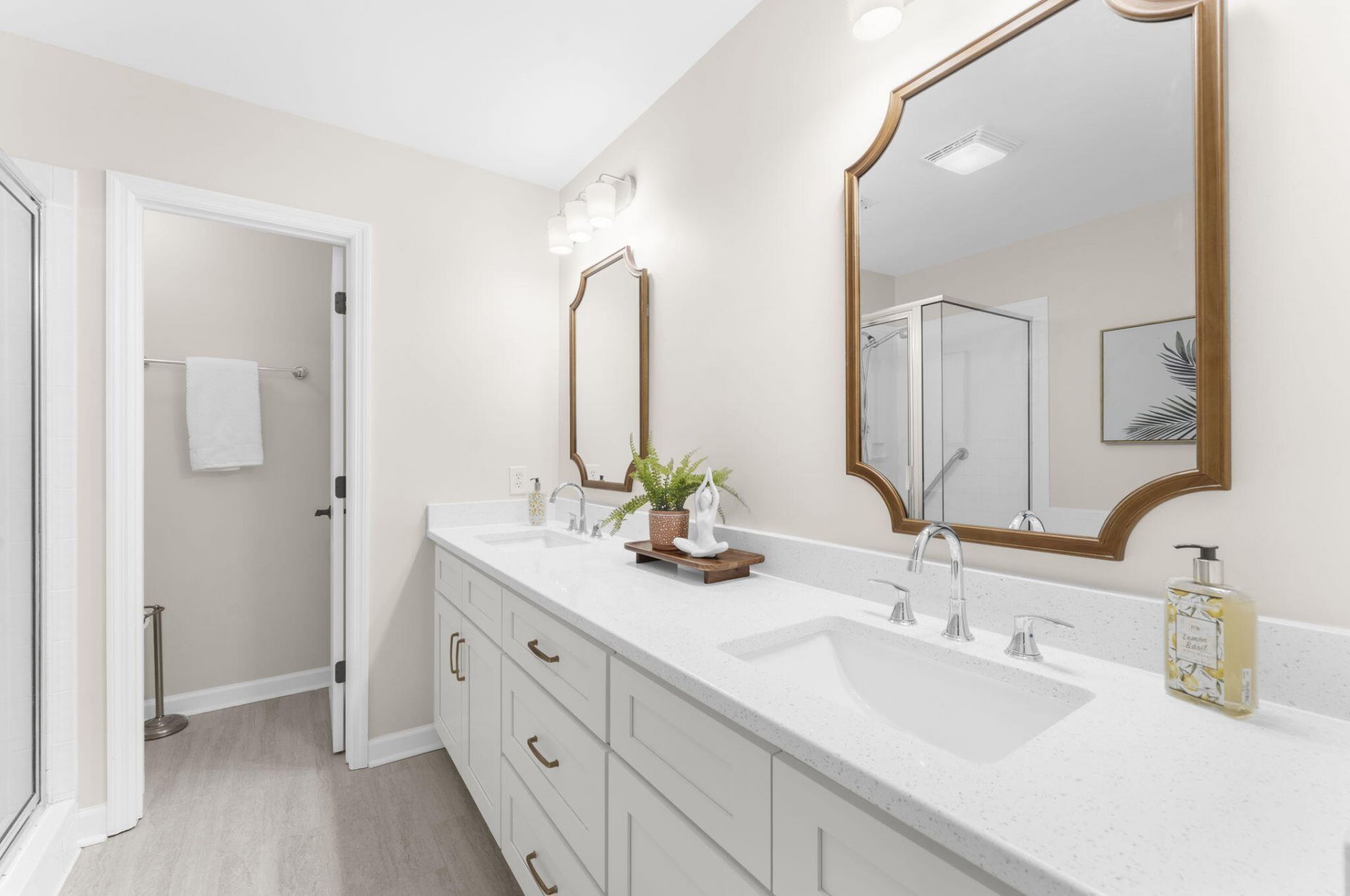 906 Travers Drive Photo 32