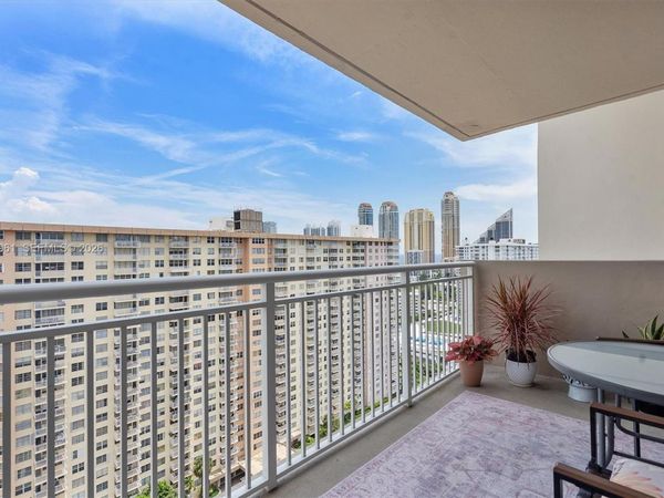 250 174th St , Unit 2211, Sunny Isles Beach, FL 33160