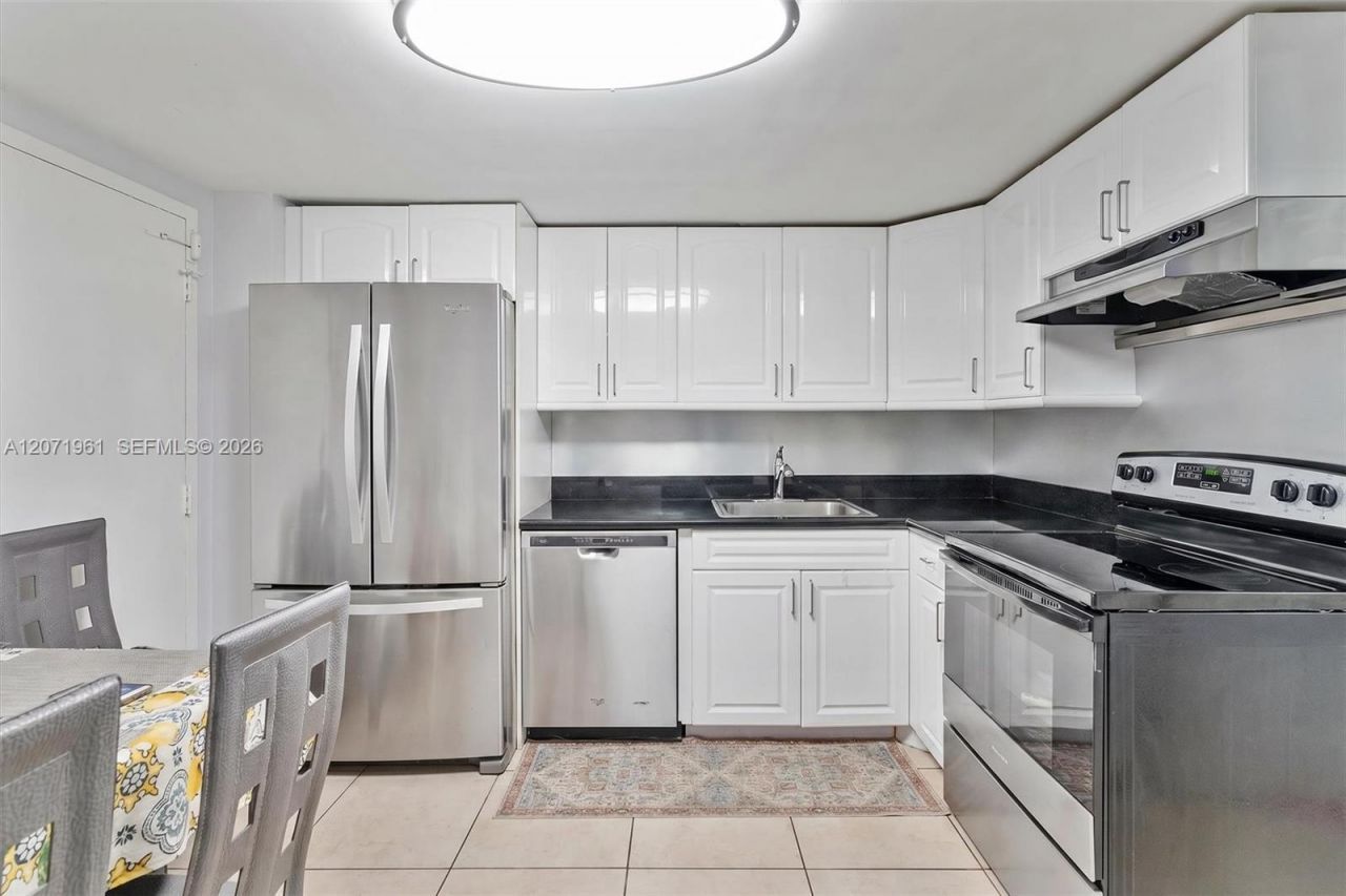 250 174th St , Unit 2211, Sunny Isles Beach, FL 33160 Photo