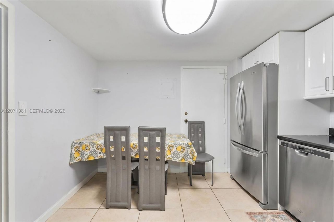 250 174th St , Unit 2211, Sunny Isles Beach, FL 33160 Photo