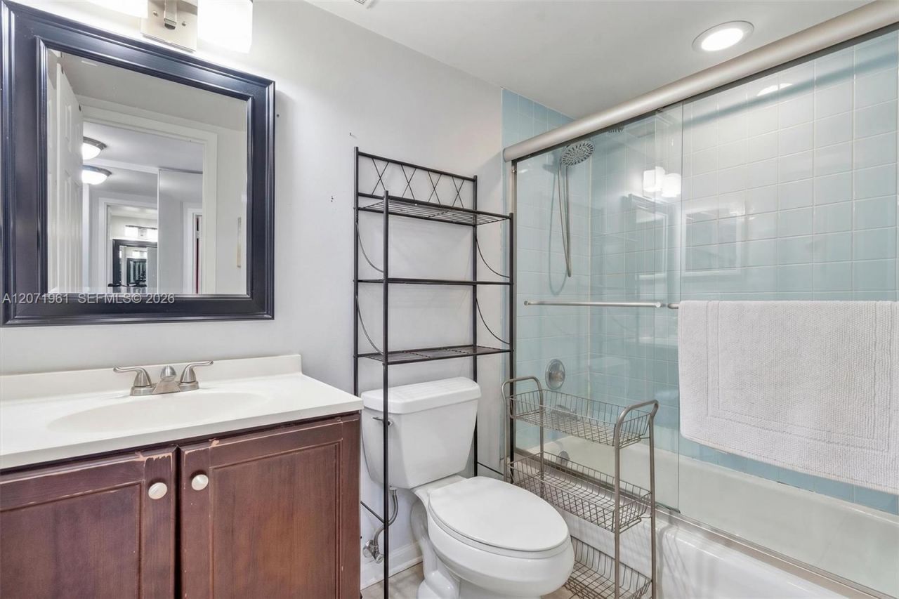250 174th St , Unit 2211, Sunny Isles Beach, FL 33160 Photo