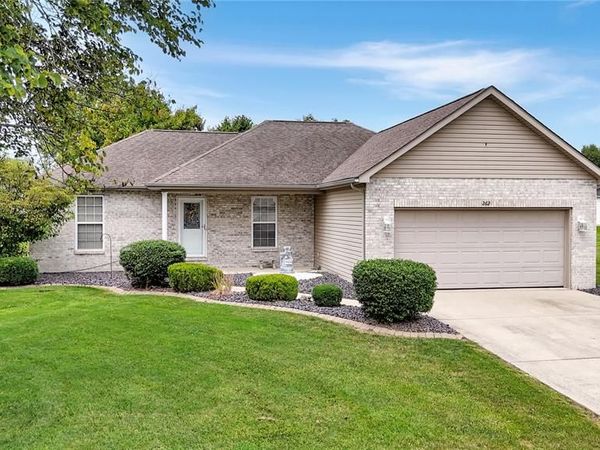 262 Newport Drive , Aviston, IL 62216
