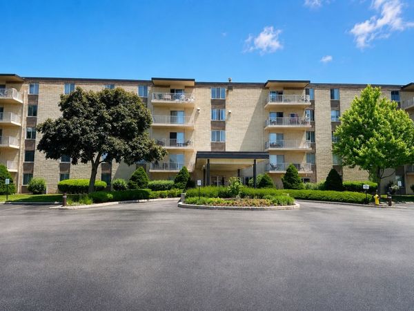 110 W Butterfield Road , Unit 402S, Elmhurst, IL 60126