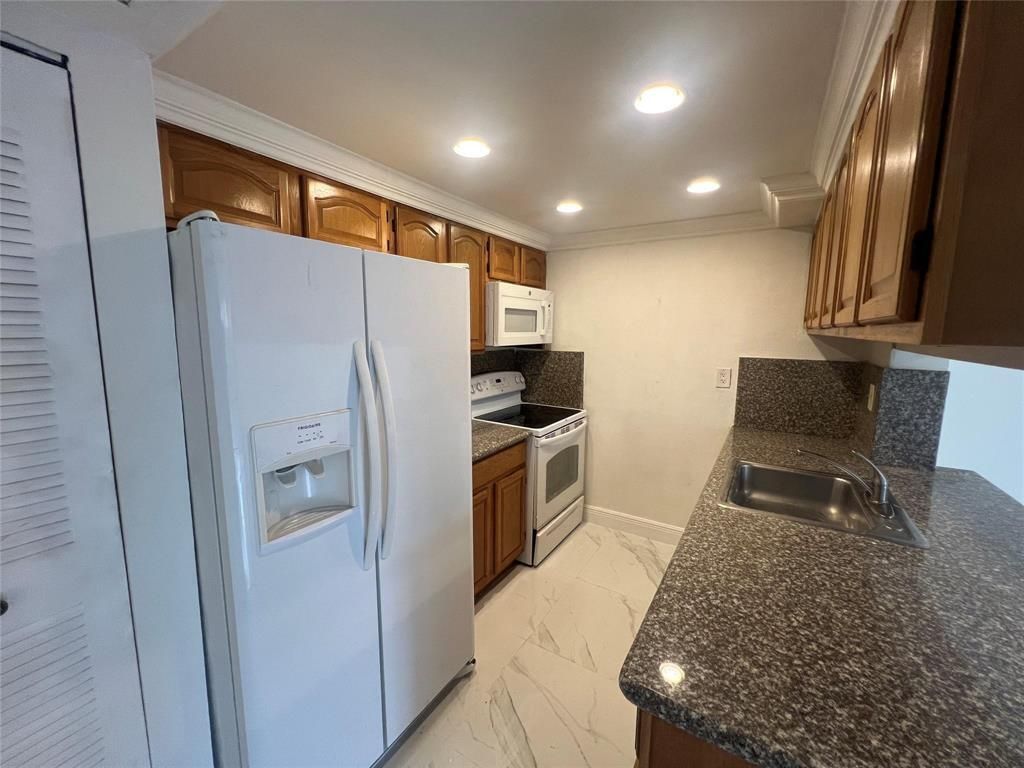 5847 Blueberry Court, Unit 85, Lauderhill, FL 33313 Photo