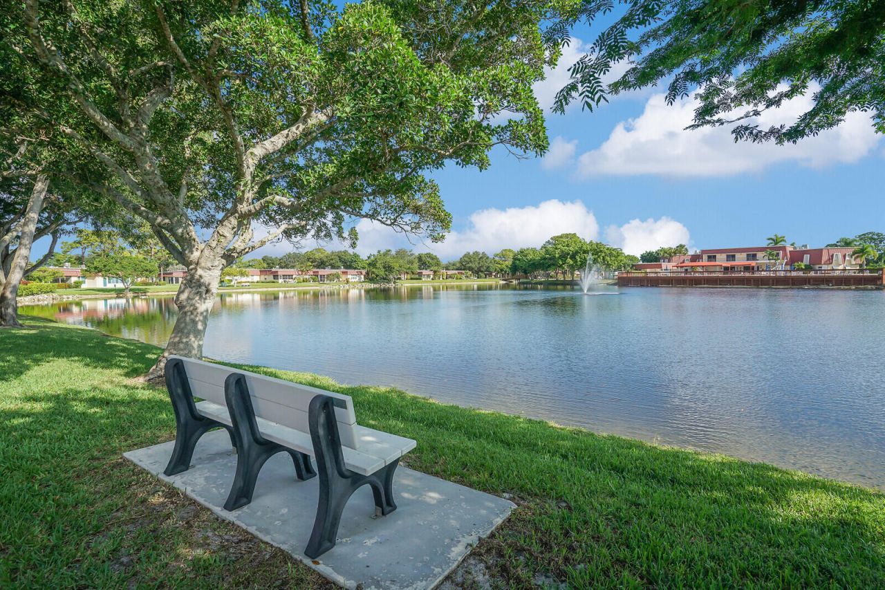772 Nantucket Circle, Greenacres, FL 33467 Photo