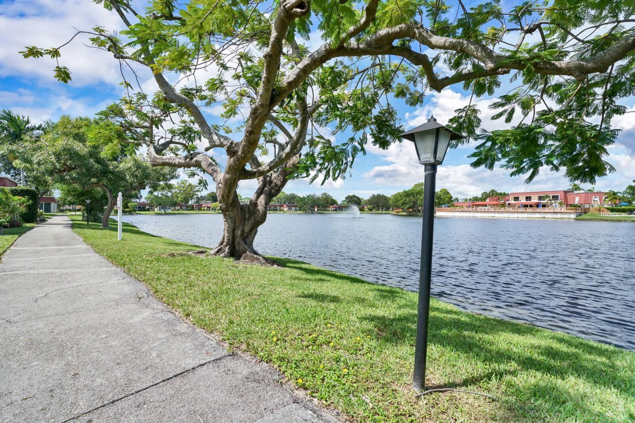 772 Nantucket Circle, Greenacres, FL 33467 Photo