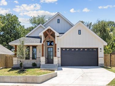 705 Cliff Street, Fort Worth, TX 76164