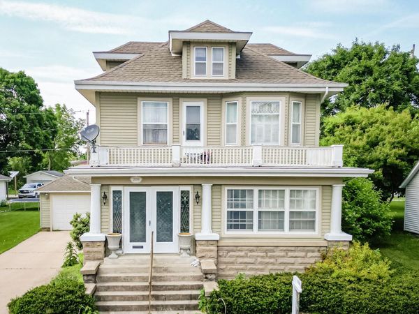 208 W 6th Street, Sumner, IA 50674
